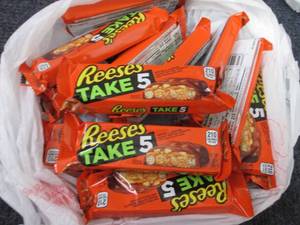 lot 373 image: 12- 1.5 oz Reeses Take 5 Bars...