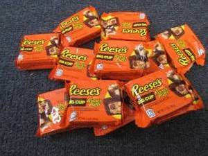 lot 388 image: 12- 1.2 oz Reeses Big Cup with Rees...