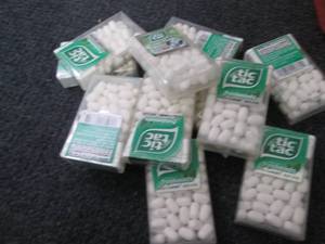 lot 395 image: 12 pks TicTacs...