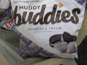 lot 400 image: 12- 4.25 oz Bags Chex Mix Muddy Bud...