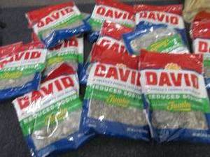 lot 401 image: 12- 5.25 oz Bags David Reduced Sodi...