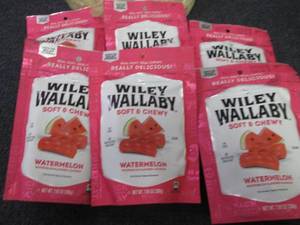 lot 405 image: 6- 7.05 oz Pks Wiley Wallaby Waterm...