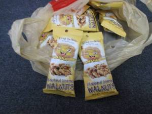 lot 414 image: 12- 1.25 oz pks BananaWalnuts Snac...