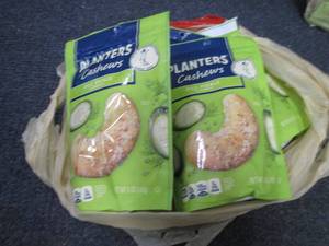 lot 431 image: 6- 5 oz Pks Planters Dill Pickle Ca...