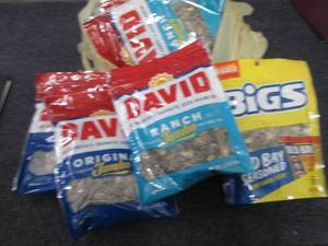 lot 467 image: 12 Assorted Pks Sunflower Seeds...
