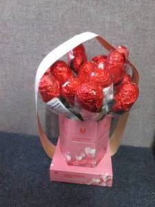 lot 487 image: Chocolatey Rose Bouquet...
