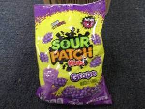 lot 489 image: 8- 8.02 oz Bags Sour Patch Kids Gra...