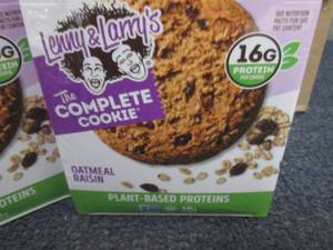 lot 490 image: 2- 12ct 4 oz Lenny & Larrys Comple...