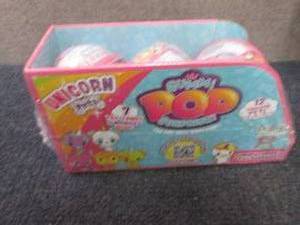 lot 506 image: Pack of 7 Gummy Pop Surprise...