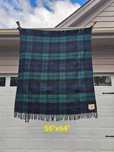 lot 10 image: All Wool Blanket (Scottish Wool)  Black Watch Clan Tartan Plaid, Green