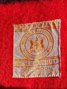 lot 16 image: Hudson Bay 4-Point Red and Black Wool Blanket