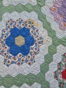 lot 35 image: Vintage Grandmothers Flowers Hand-Stitched Quilt Blanket