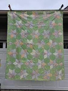 lot 38 image: Vintage Honey Comb Hand-Quilted Blanket