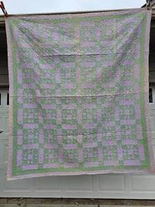 lot 39 image: Vintage Patchwork Block Hand-Quilted Blanket