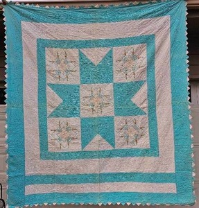 lot 46 image: Vintage Pennine Star 9-Square Crewel Work QuiltBlanket