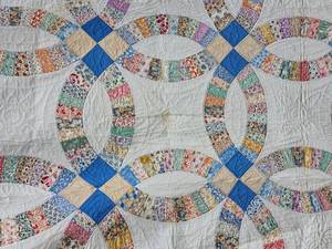 lot 59 image: BlueYellow & Patchwork Double Ring Hand-Quilted Blanket