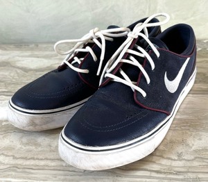 Pair of Nike Shoes