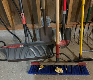 Long Handled Tool Lot