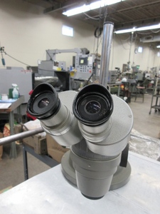 lot 552 image: OLYMPUS TOKYO BINOCULAR MICROSCOPE