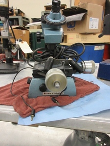 lot 554 image: BROWN & SHARPE TOOL MAKERS MICROSCOPE