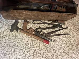 lot 28 image: Wooden box with carpenters and misc tools