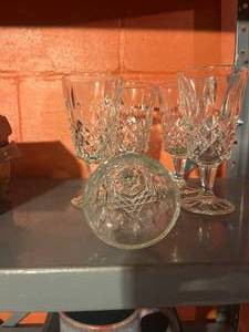 lot 39 image: Set of 5 tall wine style glasses