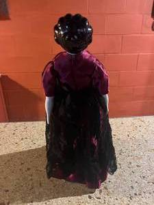 lot 43 image: Vintage Kaiser Ceramic Doll