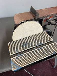 lot 72 image: Belt & Disc Sander