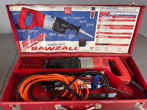 lot 75 image: Milwaukee Sawzall