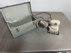 lot 83 image: Porter Cable Orbital Sander