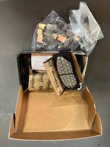 lot 86 image: Duralast Brake Pads
