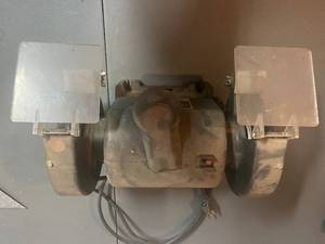 lot 106 image: Craftsman 13 HP Bench Grinder