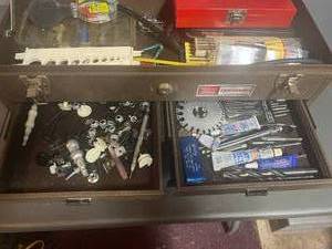 lot 122 image: Tool bo with mechanics tools