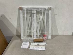 lot 128 image: Safety 1st Easy Install 28 Inch High White Walk Thru Gate