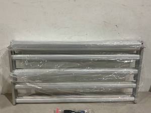 lot 132 image: Samphon 5 x 5 ft. Coverage 8-Bar Indoor LED 720W Grow Light