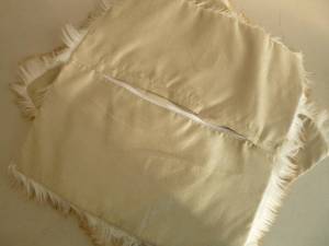 lot 405 image: Set of 2 Faux Fur Throw Pillow Covers