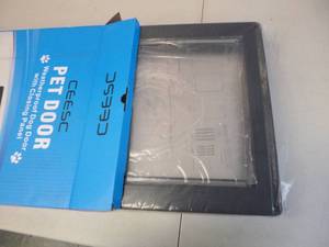 lot 415 image: CEESC Large Dog Door - Black