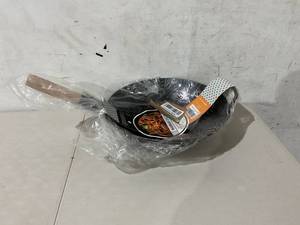 lot 337 image: Mammafong 14 inch Pre Seasoned Blue Carbon Steel Flat Bottom Wok