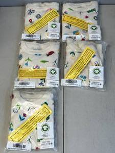 lot 433 image: LOT OF 5 - Moon and Back by Hanna Andersson Flowersa and Critters Print Long John Pajama Set - 6-12MONTHS