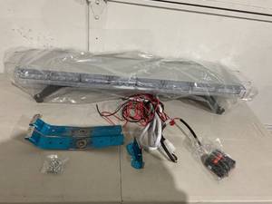 lot 32 image: PIILOO 38 Inch Rooftop Emergency Strobe Light Bar - AmberWhite
