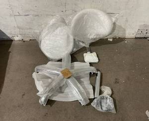 lot 43 image: White Ergonomic Rolling Saddle Stool with Back