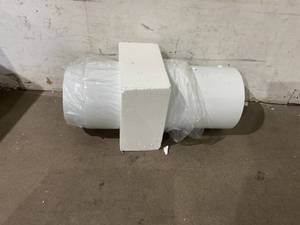 lot 44 image: Hagazu 3-Piece White Iron Pedestal Set