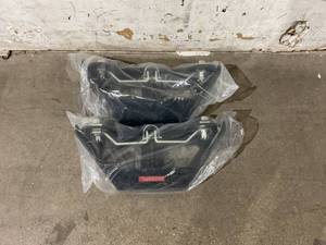 lot 46 image: Curt 16024 A30 30,000 lbs Carbide Black Replacement 5th Wheel Legs