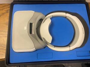 lot 3 image: EJI Virtual Reality Headset