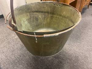 lot 34 image: Hanging Kettle with Tri Pod Stand