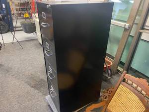 lot 71 image: Black Four-Drawer Lateral File