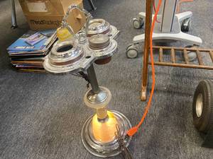 lot 83 image: Vintage Smoking Station with electrical