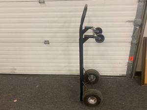 lot 8 image: Milwaukee Two-WheelFour-Wheel Convertible Hand Truck