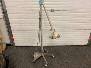 lot 98 image: Adel Folding Task Light on Wheels