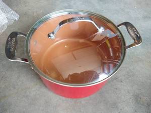 lot 21 image: Red Copper Pot With Lid - Like New
